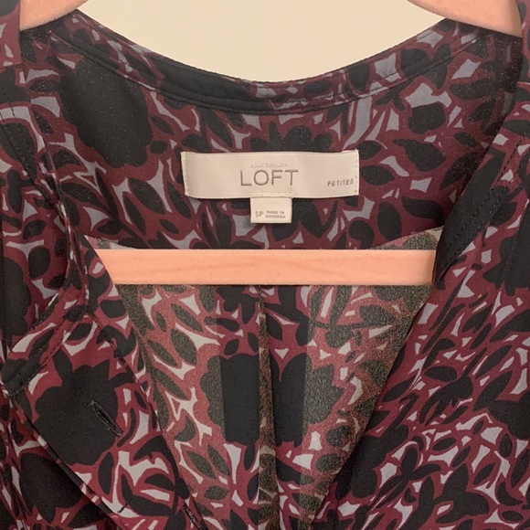 Loft patterned sleeveless blouse. - Picture 2 of 3